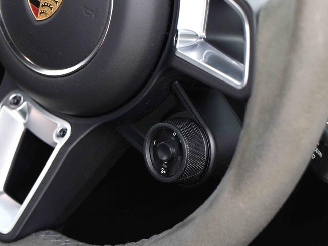 PORSCHE 718 Cayman Photo 33