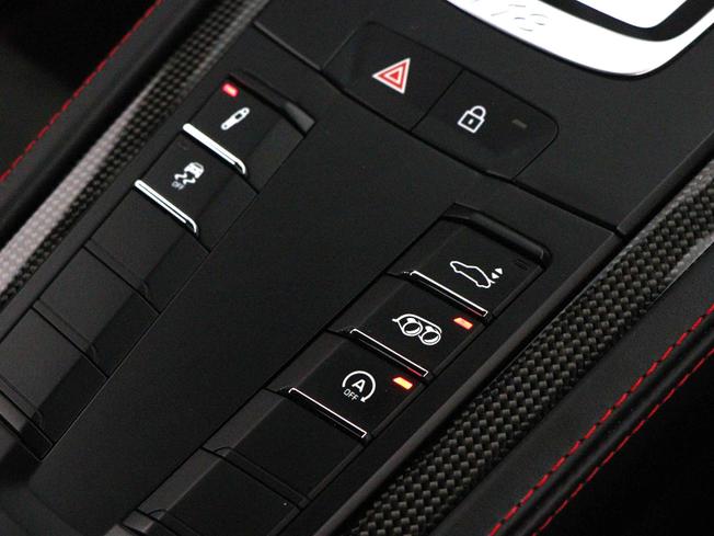 PORSCHE 718 Cayman Photo 44