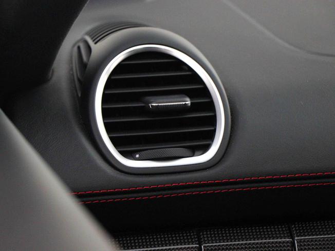 PORSCHE 718 Cayman Photo 47