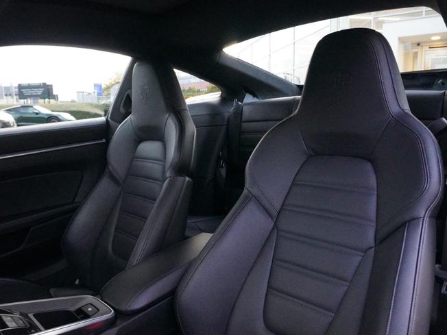 PORSCHE 911 Photo 8