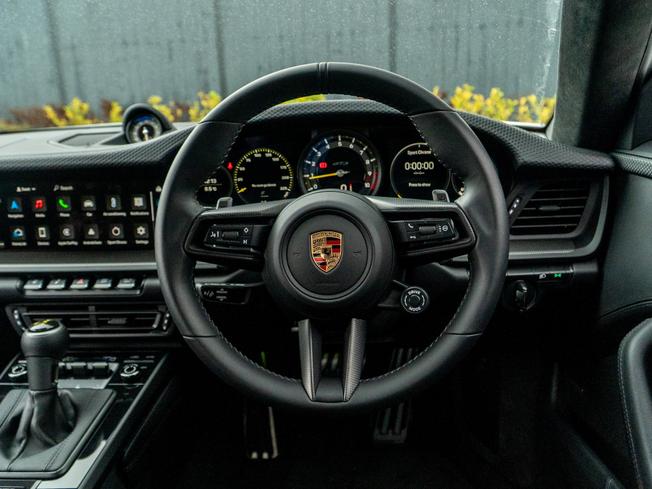 PORSCHE 911 Photo 11