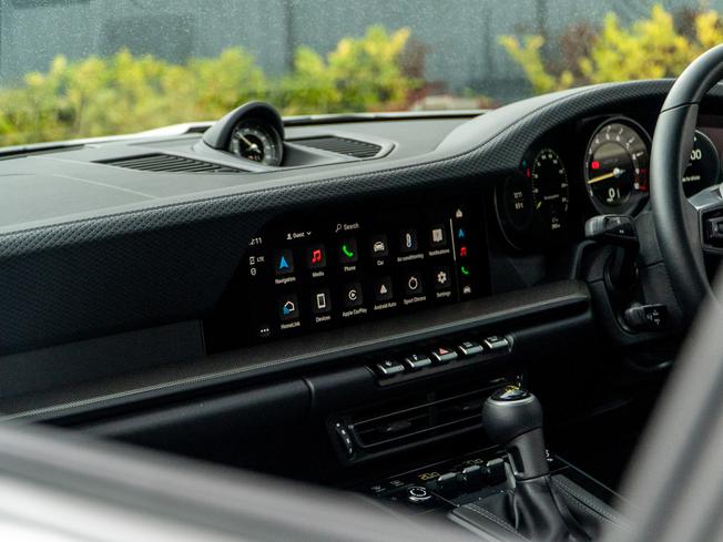 PORSCHE 911 Photo 15