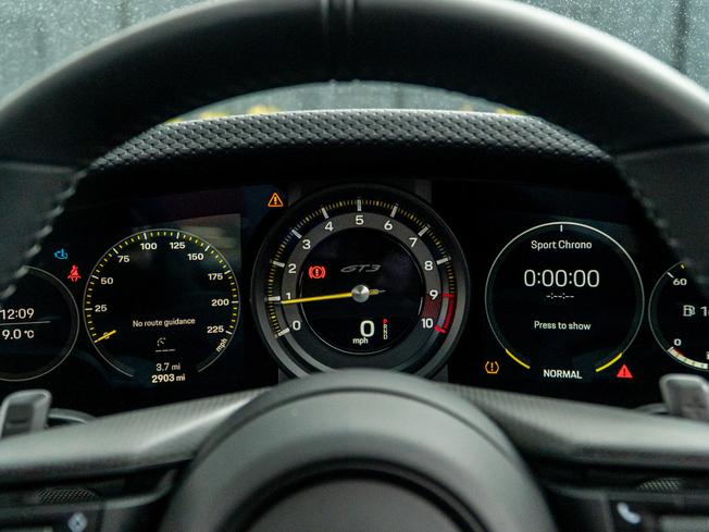 PORSCHE 911 Photo 18