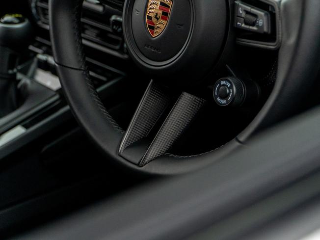 PORSCHE 911 Photo 19