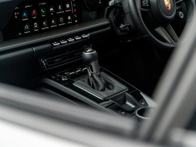 PORSCHE 911 Photo 20