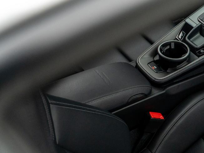 PORSCHE 911 Photo 24