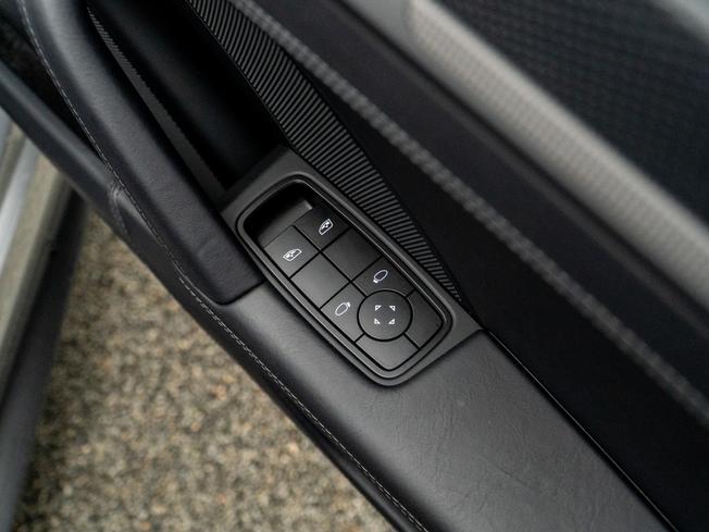 PORSCHE 911 Photo 25