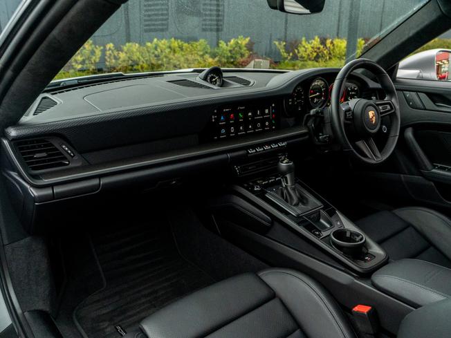 PORSCHE 911 Photo 3