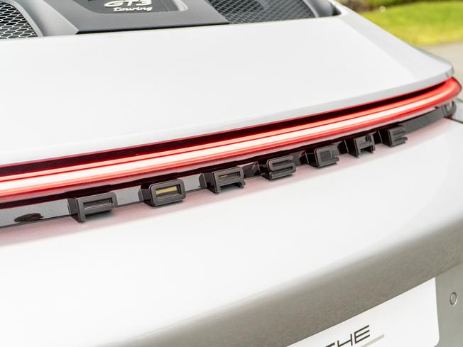 PORSCHE 911 Photo 34