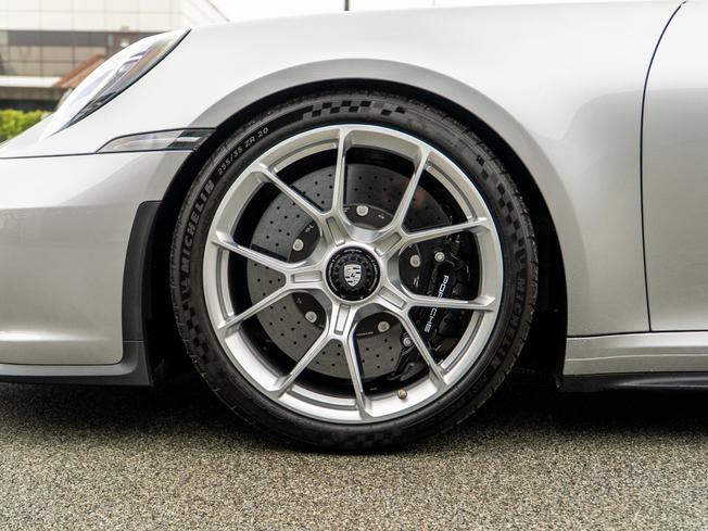 PORSCHE 911 Photo 4