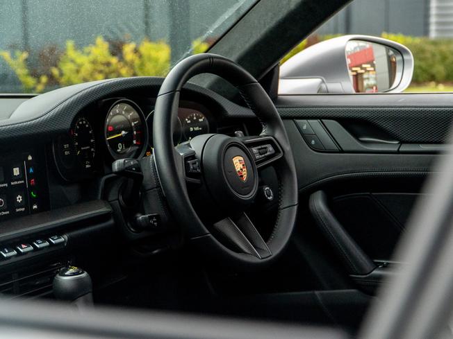 PORSCHE 911 Photo 8