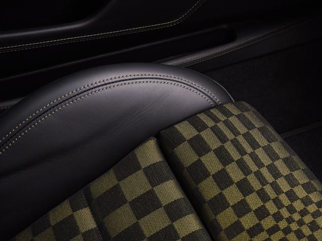 PORSCHE 911 Photo 17