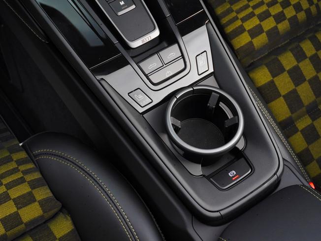 PORSCHE 911 Photo 26