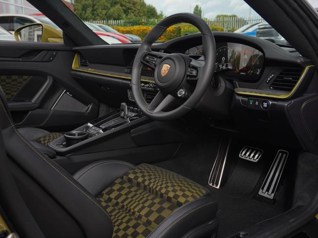 PORSCHE 911 Photo 3
