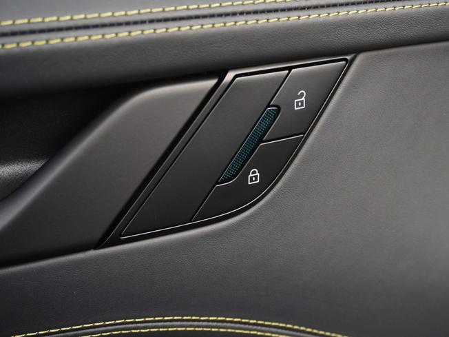 PORSCHE 911 Photo 33