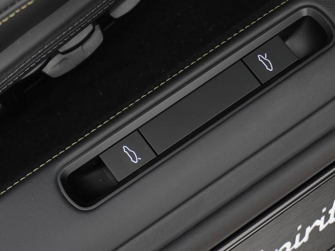 PORSCHE 911 Photo 35