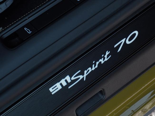 PORSCHE 911 Photo 39