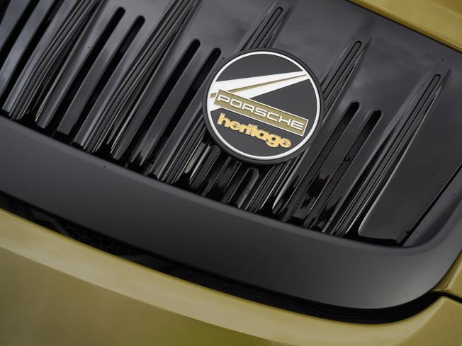 PORSCHE 911 Photo 40