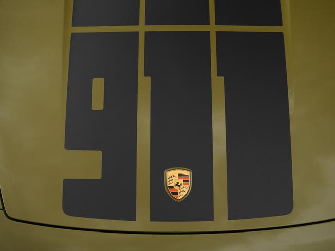 PORSCHE 911 Photo 48