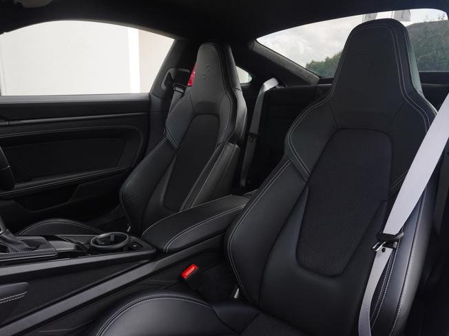 PORSCHE 911 Photo 11