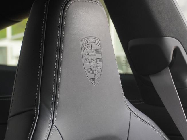 PORSCHE 911 Photo 15