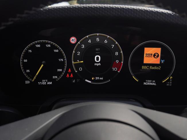 PORSCHE 911 Photo 16