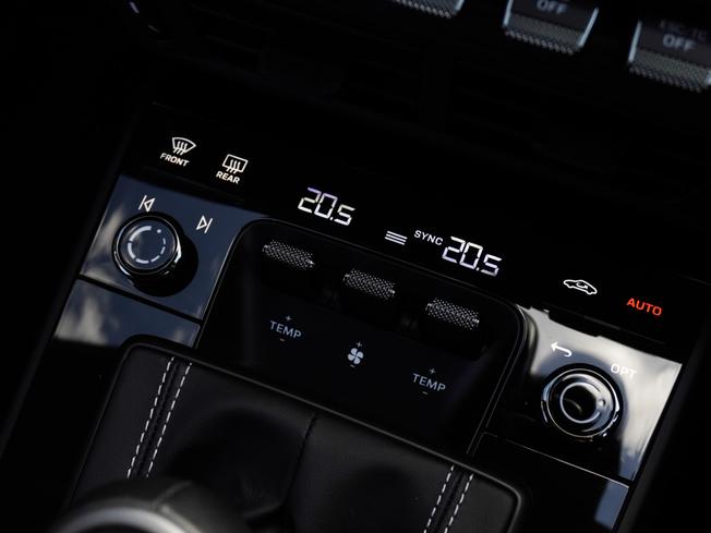 PORSCHE 911 Photo 18