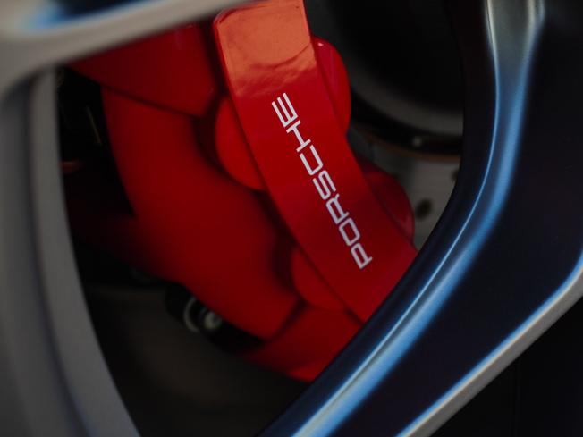 PORSCHE 911 Photo 24