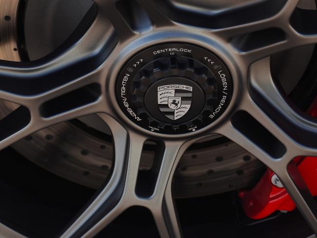 PORSCHE 911 Photo 4