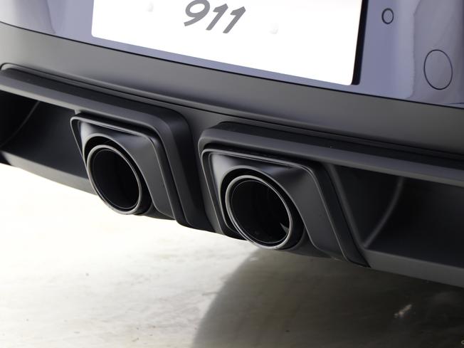 PORSCHE 911 Photo 18
