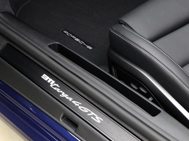 PORSCHE 911 Photo 24