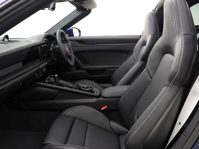 PORSCHE 911 Photo 26