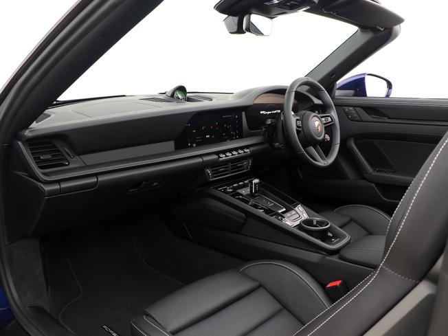 PORSCHE 911 Photo 27