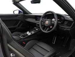 PORSCHE 911 Photo 3
