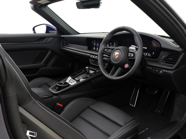 PORSCHE 911 Photo 3