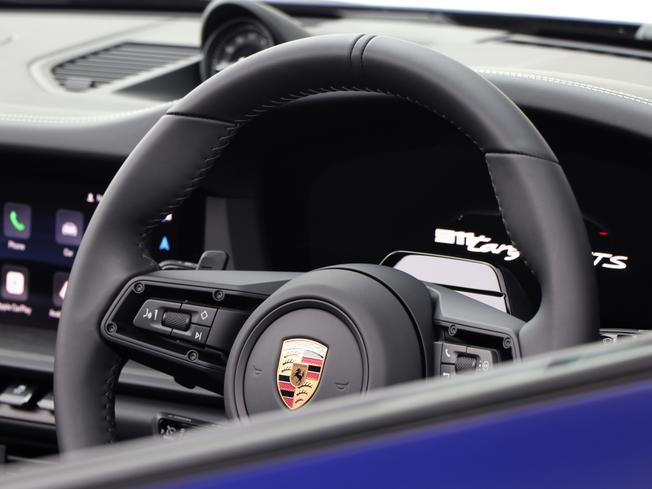 PORSCHE 911 Photo 31