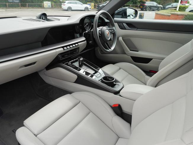 PORSCHE 911 Photo 11