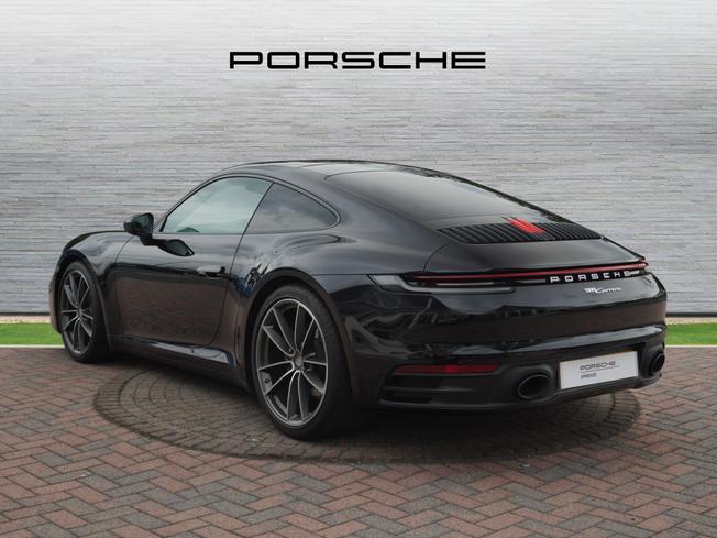 PORSCHE 911 Photo 2