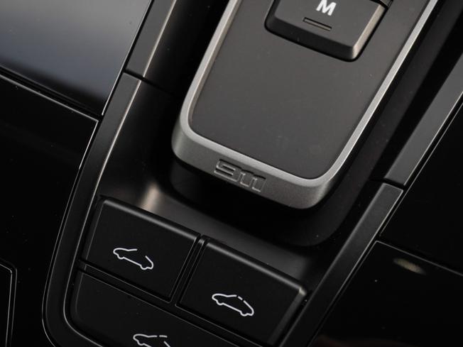 PORSCHE 911 Photo 33