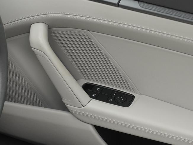 PORSCHE 911 Photo 37