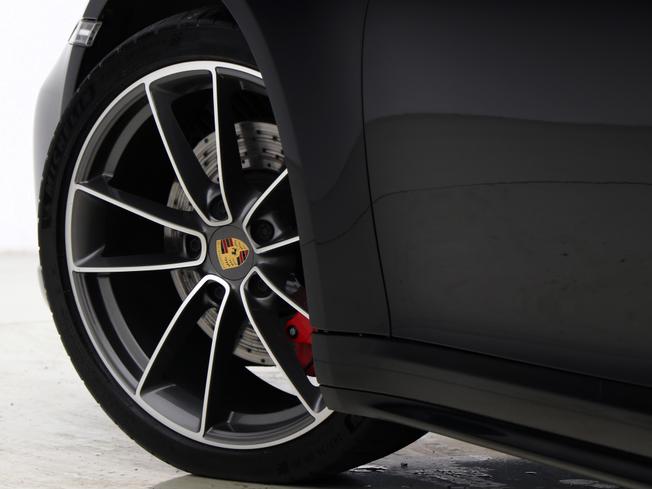 PORSCHE 911 Photo 21