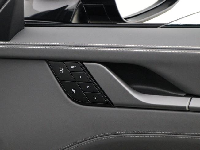 PORSCHE 911 Photo 32