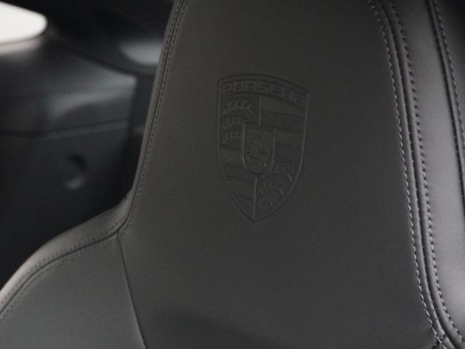 PORSCHE 911 Photo 13