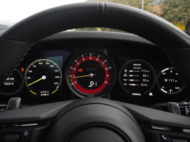 PORSCHE 911 Photo 16