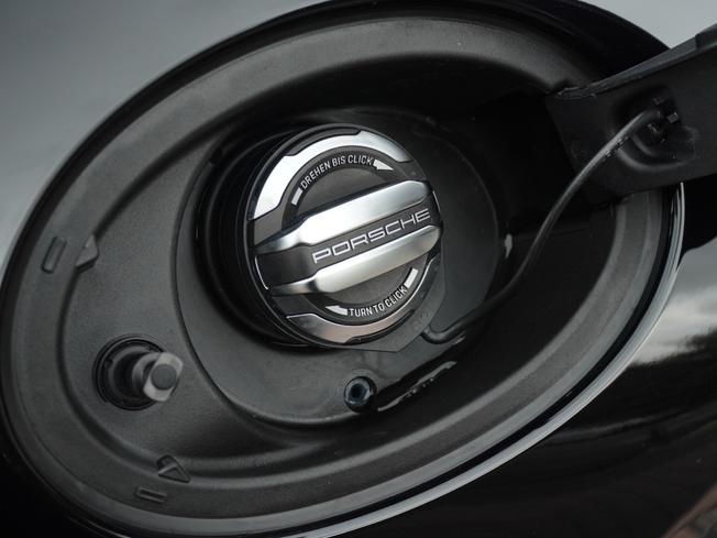 PORSCHE 911 Photo 24