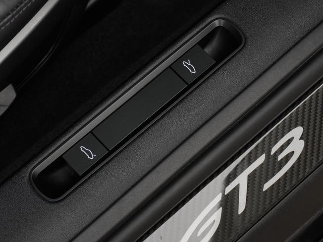 PORSCHE 911 Photo 40
