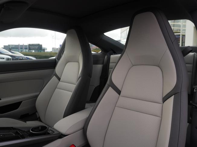 PORSCHE 911 Photo 14