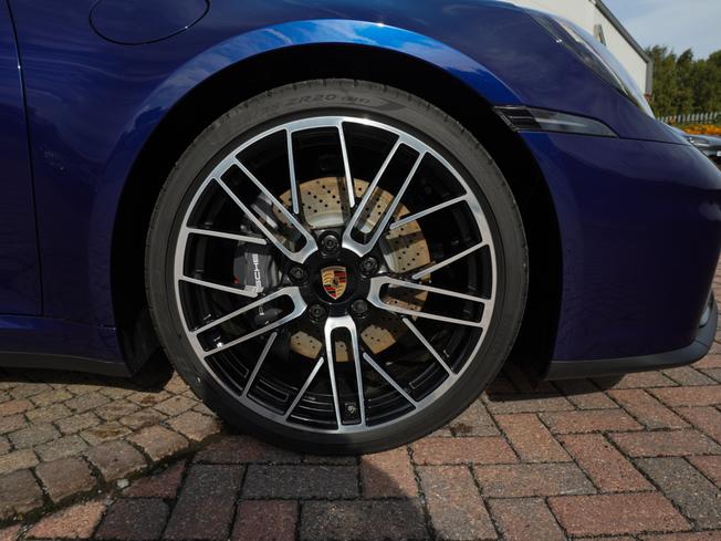 PORSCHE 911 Photo 4