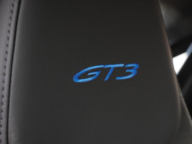 PORSCHE 911 Photo 12