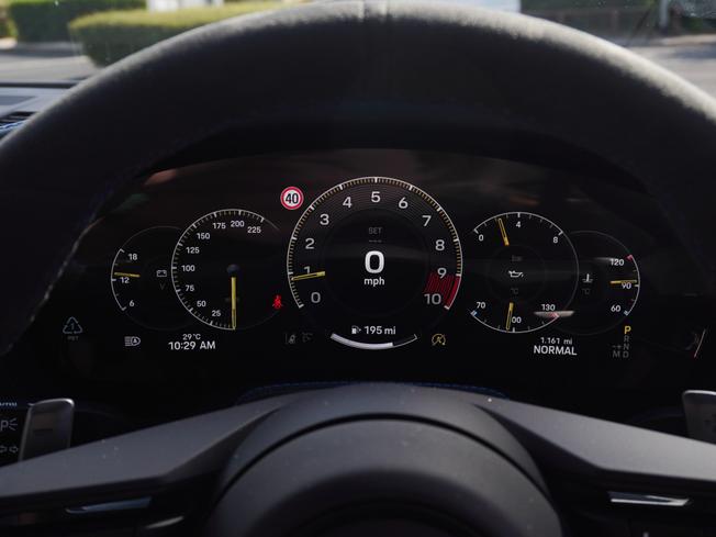 PORSCHE 911 Photo 17
